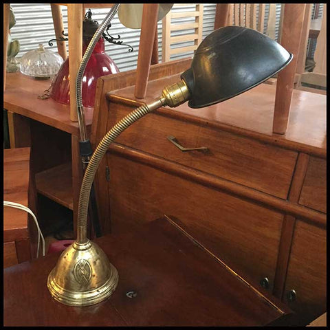 II.1544 LÁMPARA INDUSTRIAL DE ESCRITORIO