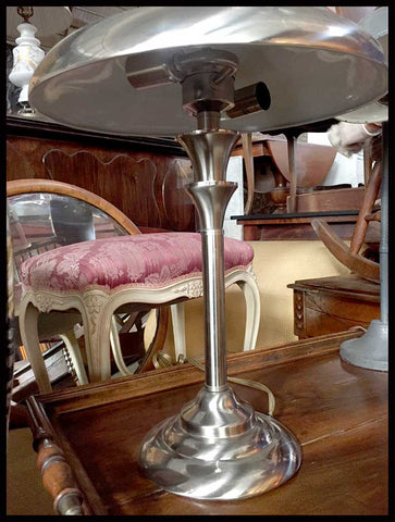 II.1537 LÁMPARA DE MESA CROMADA