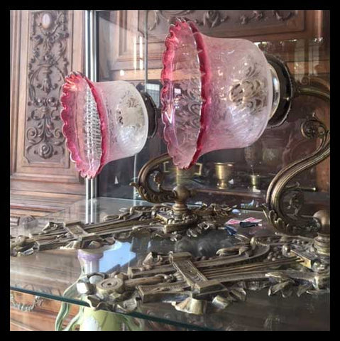 II.402 PAR DE APLIQUÉS DE BRONCE