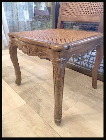 I.1211 OCHO SILLAS DE JUNCO VALDÉS