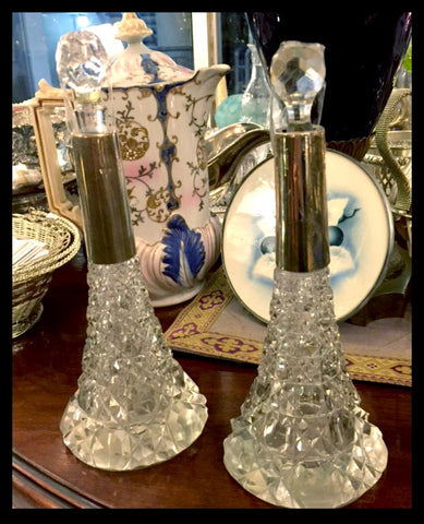 II.394 PAR DE PERFUMEROS