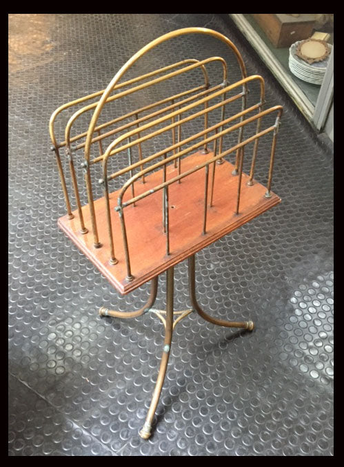 I.233 REVISTERO DE BRONCE