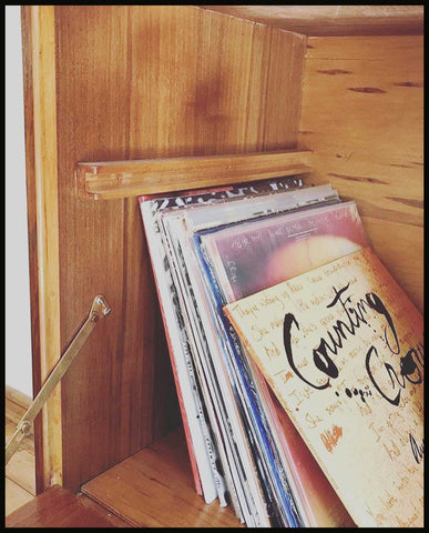 I.1197 MUEBLE SÓNICO PARA VINILOS