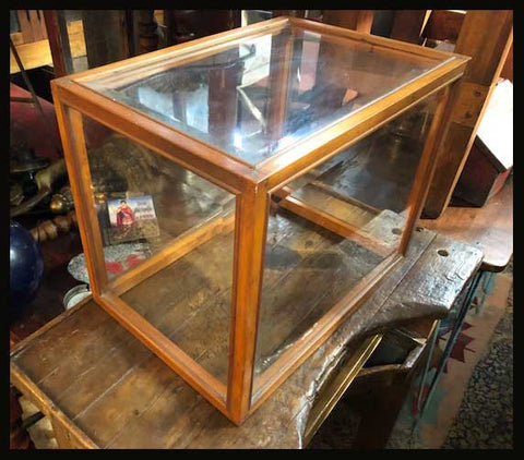 II.1769 VITRINAS DE MESA