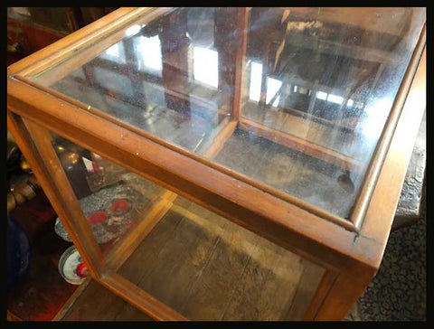 II.1769 VITRINAS DE MESA