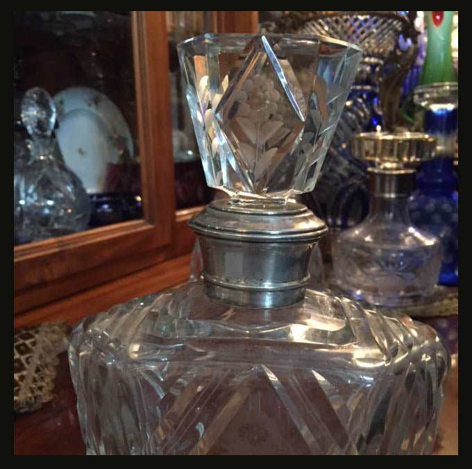 II.415 LICORERA DE CRISTAL