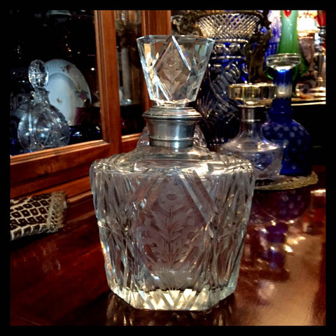 II.415 LICORERA DE CRISTAL