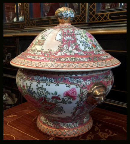 II.418 PAR DE FUENTES CON TAPA CHINAS