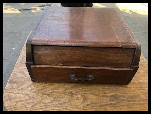 II.2057 CAJA DE MADERA PARA TORNAMESA