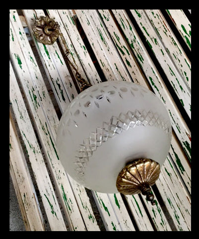 II.456 LÁMPARA GRANDE TIPO BOLA