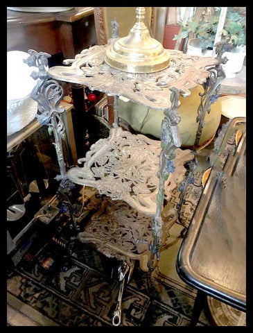 II.2065 PLANTERO DE BRONCE