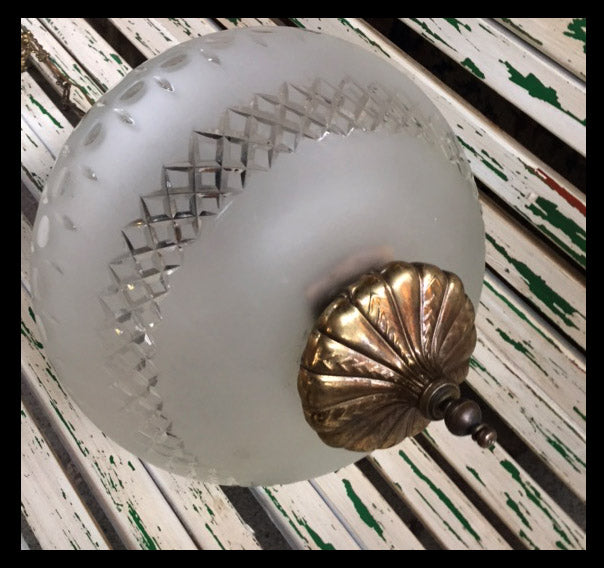 II.456 LÁMPARA GRANDE TIPO BOLA