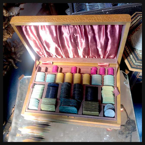 II.2070 CAJA DE FICHAS