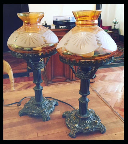 II.431 PAR DE LÁMPARAS DE MESA