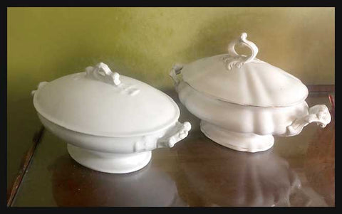 II.2088 PAR DE GUISERAS DE PORCELANA