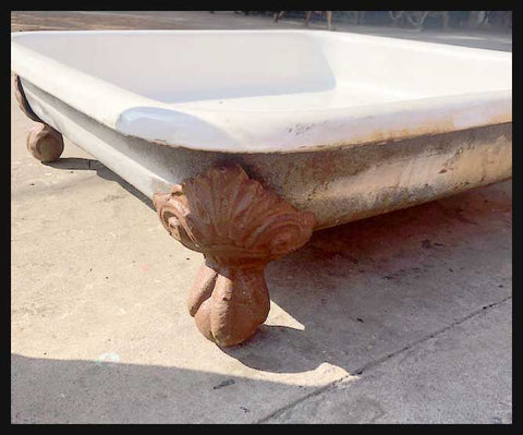 II.2093 RECEPTÁCULO INGLÉS DE FIERRO