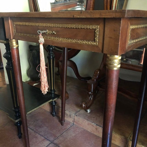 I.1242 MESA JOYERÍA