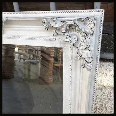 II.1832 ESPEJO BISELADO EN MARCO BLANCO