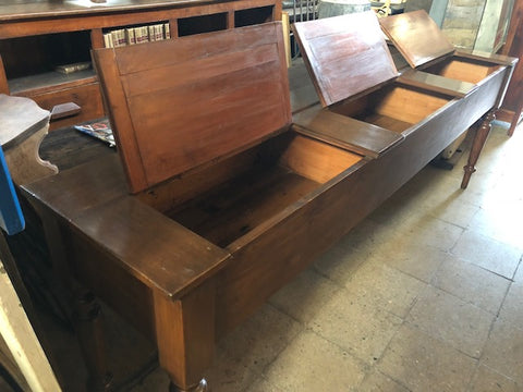 I.1247 ANTIGUO PUPITRE PARA TRES