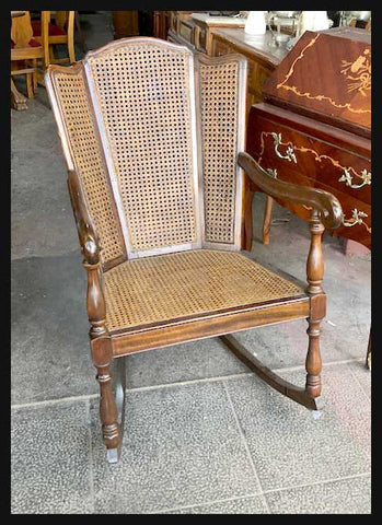 I.1553 SILLA MECEDORA