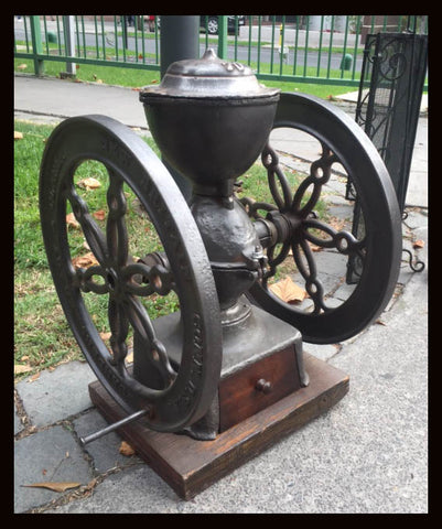 II.507 MOLINILLO DE CAFÉ DE GRAN FORMATO