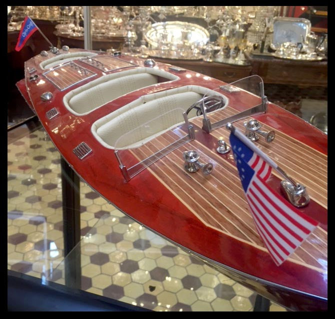 II.519 MODELO DE LANCHA