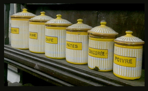 II.536 FRASCOS DE COCINA