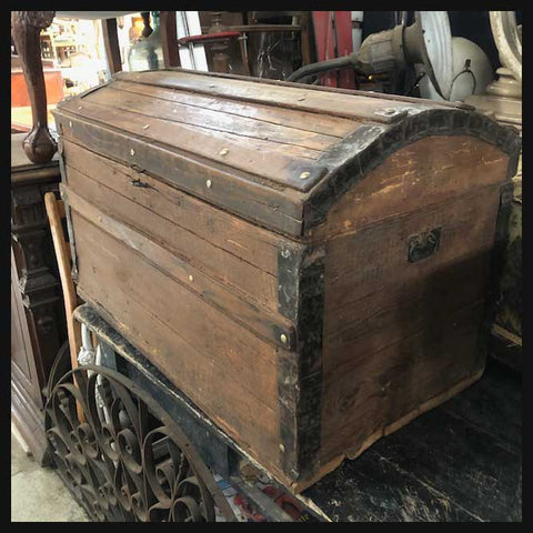 II.2114 BAÚL DE MADERA