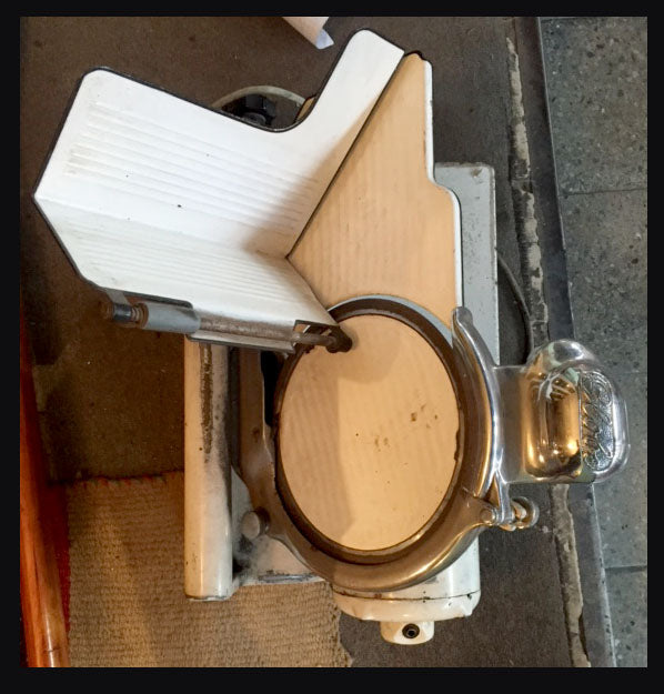 II.598 CORTADORA DE JAMÓN