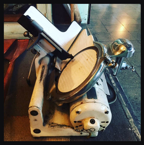 II.598 CORTADORA DE JAMÓN