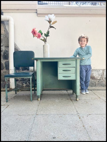 I.3504  ESCRITORIO Y 2 SILLAS ART DECO