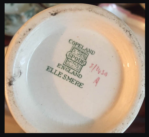 II.580 JUEGO DE TÉ DE PORCELANA