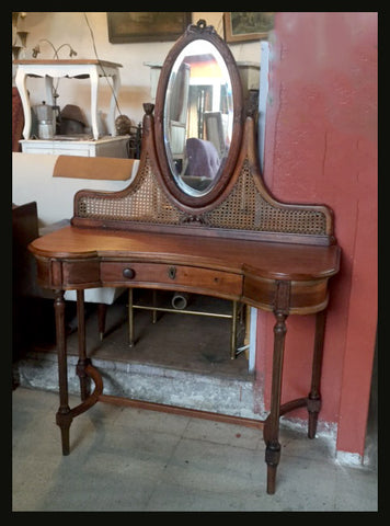 I.299 TOCADOR DE MADERA Y JUNCO