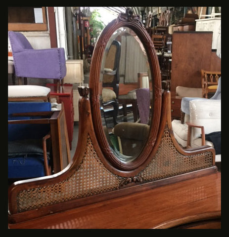 I.299 TOCADOR DE MADERA Y JUNCO