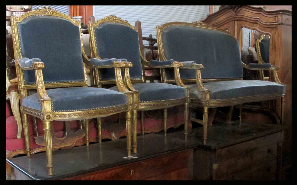 I.145 SOFÁ Y DOS SITIALES LUIS XVI