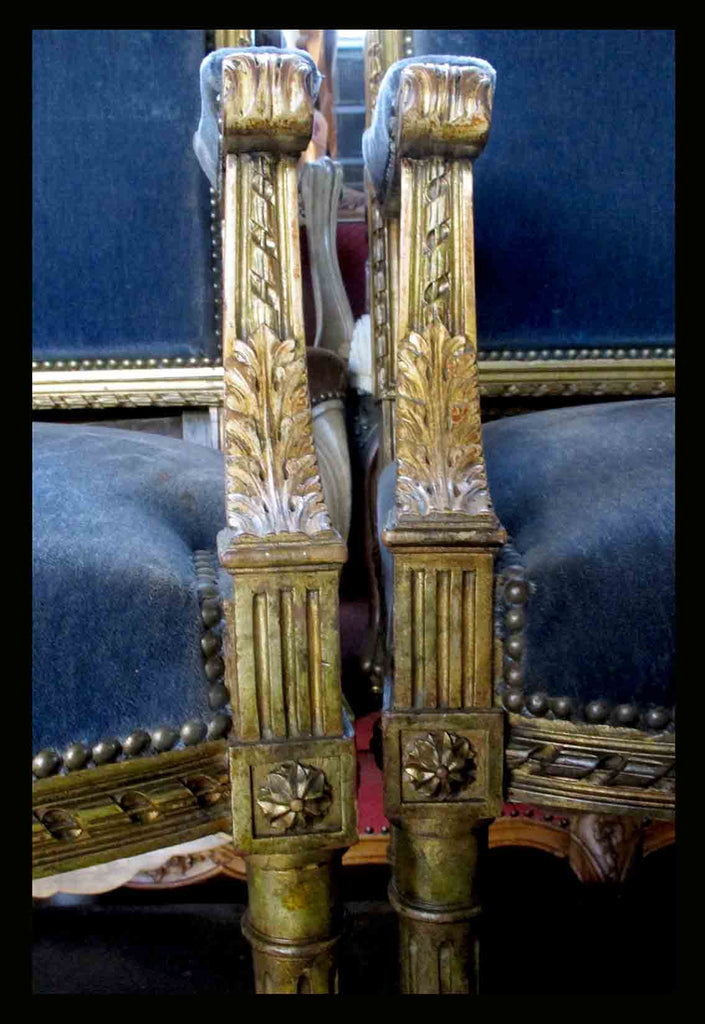 I.145 SOFÁ Y DOS SITIALES LUIS XVI