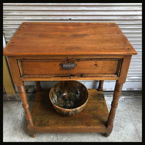 I.1222 MESITA CON CAJÓN