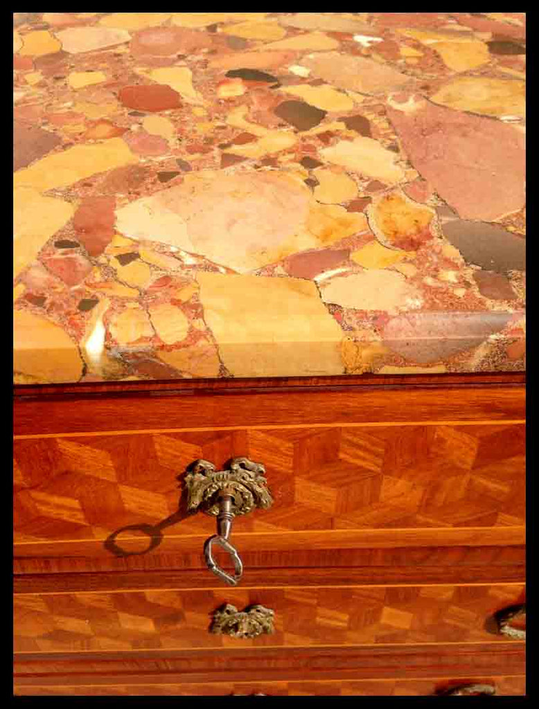 I.914 COMODITA FRANCESA CON CUBIERTA DE MÁRMOL