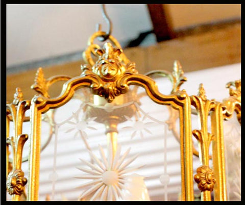 II.225 LÁMPARA HEXAGONAL DE BRONCE