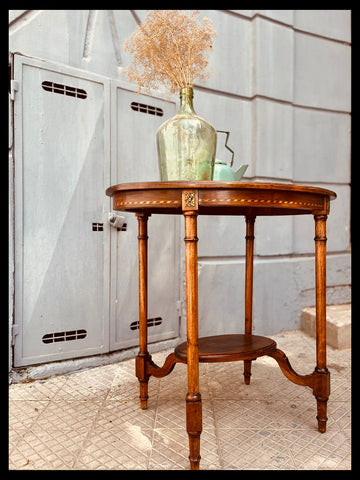 I.4131 MESA OVALADA CON MARQUETERIA Y BRONCES