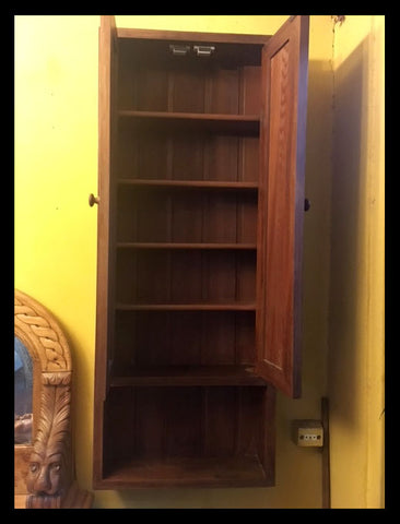 I.947 BOTIQUÍN DE MADERA