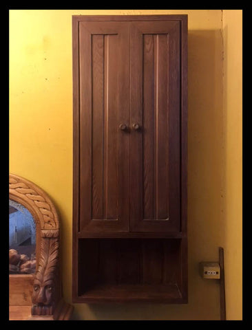 I.947 BOTIQUÍN DE MADERA