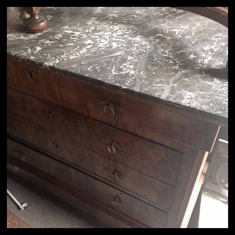I.957 CÓMODA CON CUBIERTA DE MÁRMOL
