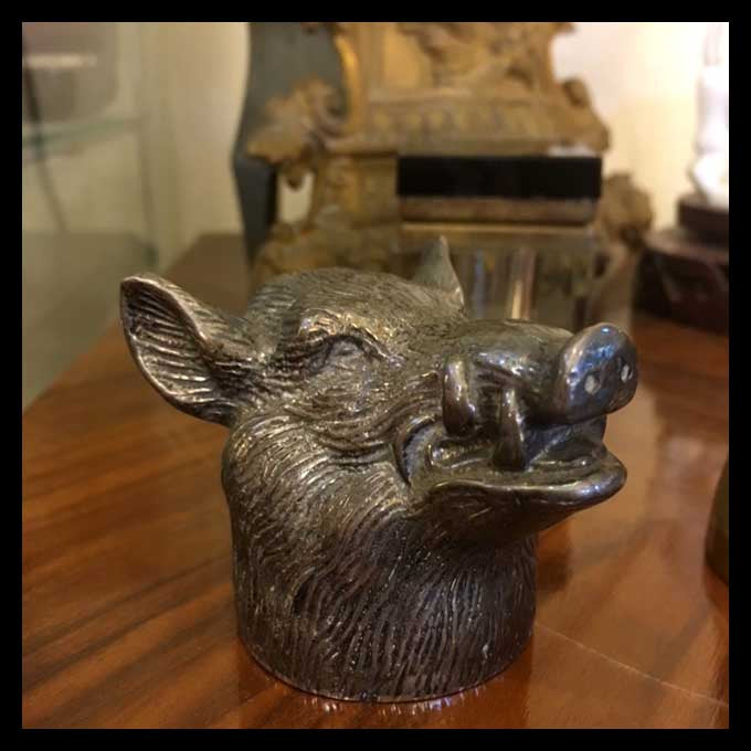 II.1375 DESTAPADORES DE CABEZA DE ANIMAL