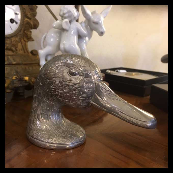 II.1375 DESTAPADORES DE CABEZA DE ANIMAL