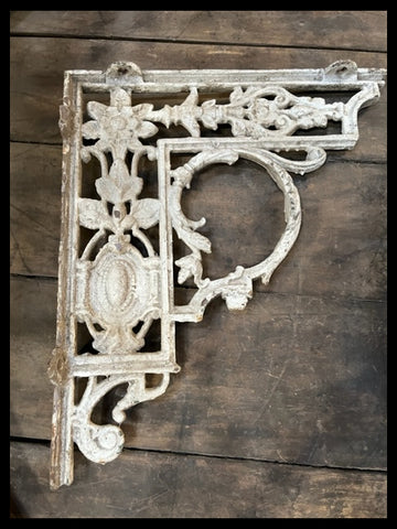 II.3700 ESQUINERO DE FIERRO