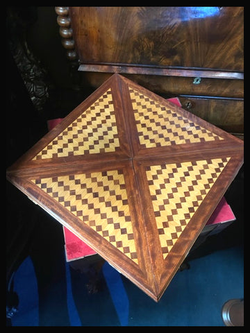 I.4249 MESA DE JUEGO DE PAÑUELO