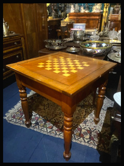 I.4247 MESA DE JUEGO CHILENA