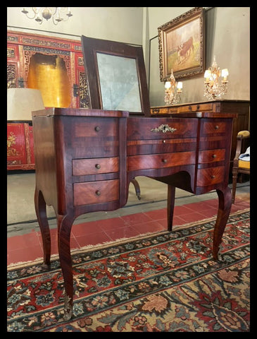 I.3640  TOCADOR ESCRITORIO