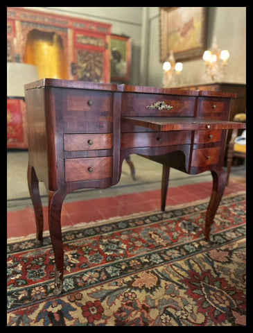 I.3640  TOCADOR ESCRITORIO